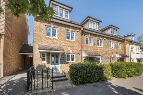 Osprey Avenue, Bracknell, Berkshire 3 bed end of terrace house for sale