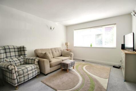 Dunraven Drive, Enfield 1 bed flat for sale