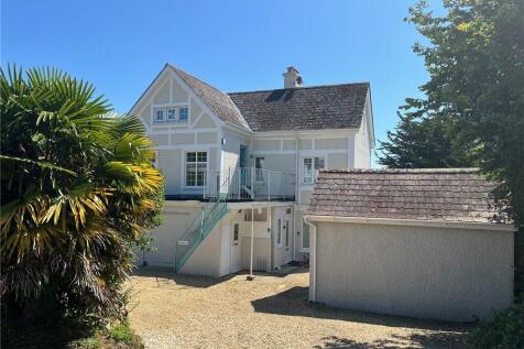 Oakhill Road, Seaview 2 bed apartment for sale