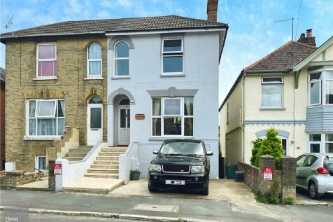 4 bedroom semi-detached house for sale