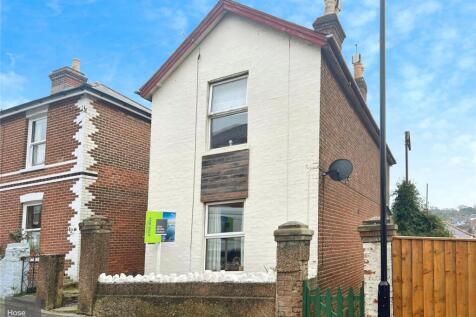 2 bedroom detached house for sale