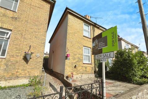 Surrey Street, Ryde, Isle of Wight 3 bed semi