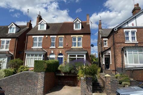 3 bedroom semi-detached house for sale