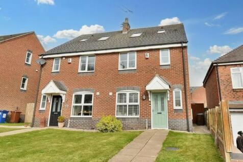 3 bedroom semi-detached house for sale