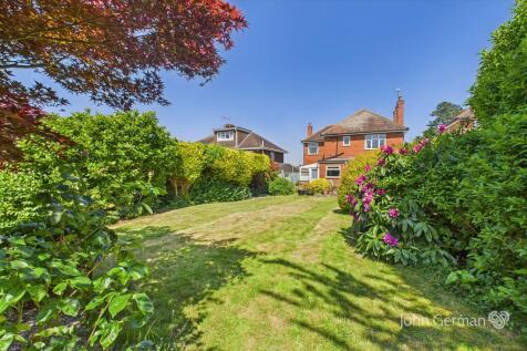 Mill Hill Lane, Winshill 3 bed detached house for sale