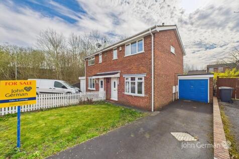 3 bedroom semi-detached house for sale