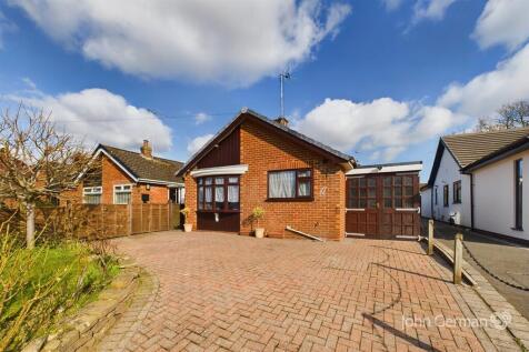 2 bedroom detached bungalow for sale