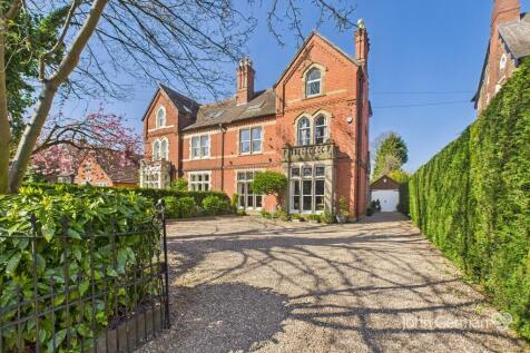 7 bedroom semi-detached house for sale