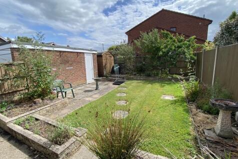 2 bedroom semi-detached bungalow for sale