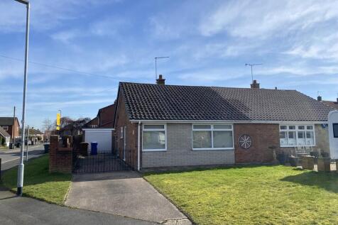 2 bedroom semi-detached bungalow for sale
