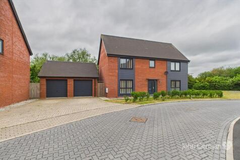 Kingfisher Gardens, Tatenhill Lane... 5 bed detached house for sale