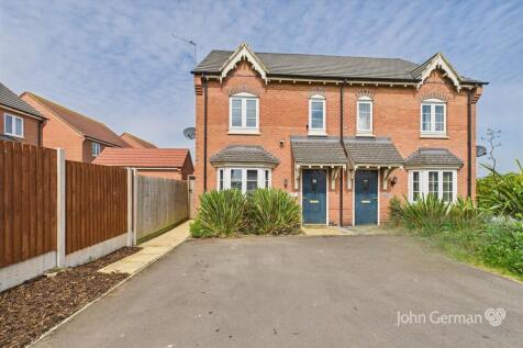 3 bedroom semi-detached house for sale