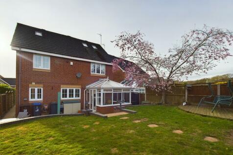 6 bedroom detached house for sale