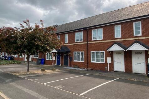 Hamilton Avenue, Uttoxeter 2 bed terraced house for sale