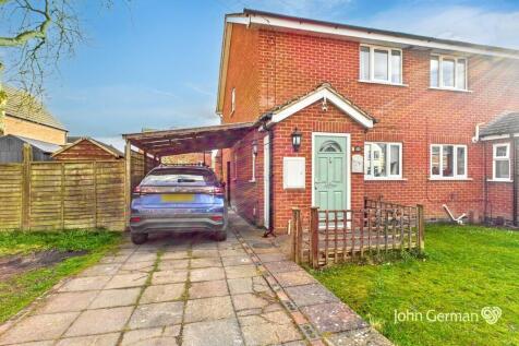 3 bedroom semi-detached house for sale