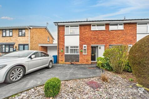 3 bedroom semi-detached house for sale