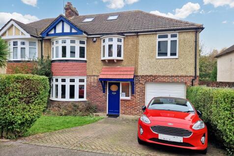 5 bedroom semi-detached house for sale