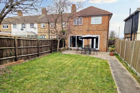 Bridge Road Rochester 3 bed end of terrace house for sale