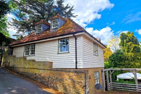 Castle Hill, Rochester 3 bed detached house for sale