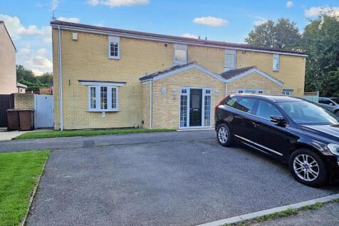 3 bedroom semi-detached house for sale