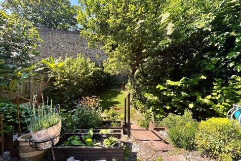 Crow Lane, Rochester 4 bed terraced house for sale