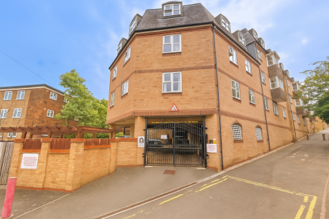 Darwin Court, Gravel Walk, Rochester 1 bed flat for sale