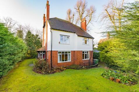 6 bedroom detached house for sale