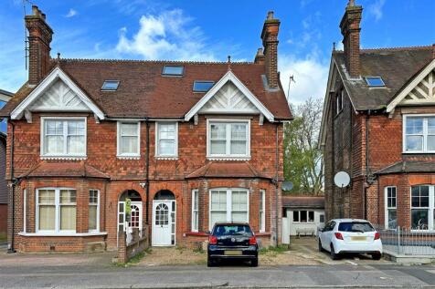 Ladbroke Road, Redhill 1 bed flat for sale