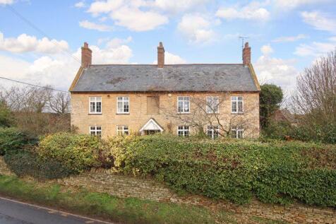 Eakley 4 bed detached house for sale