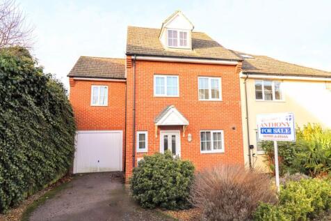 4 bedroom semi-detached house for sale