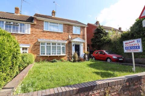 School Drive, Milton Keynes 3 bed semi