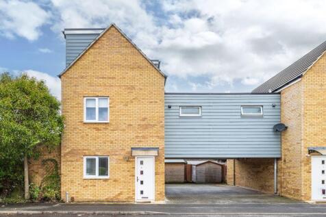 Browne Willis Close, Bletchley... 4 bed link detached house for sale