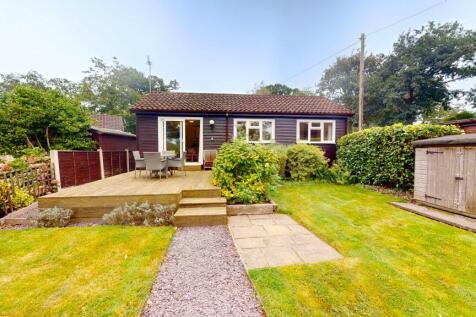 2 bedroom detached bungalow for sale