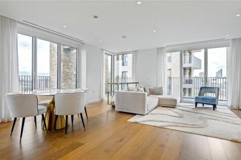 Jubilee Walk, London, WC1X 2 bed penthouse for sale