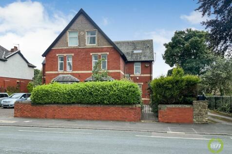 5 bedroom semi-detached house for sale