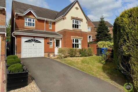 4 bedroom detached house for sale