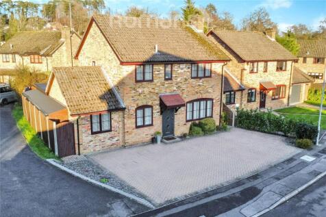 Templar Close, Sandhurst, Berkshire 4 bed detached house for sale