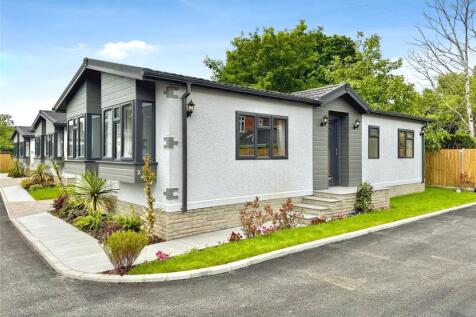 Wellington Road, Sandhurst, Berkshire 2 bed bungalow for sale