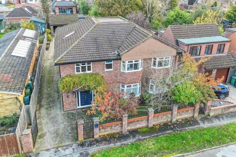 Florence Road, College Town, Sandhurst 5 bed detached house for sale