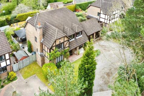 Lamborne Close, Sandhurst, Berkshire 5 bed detached house for sale