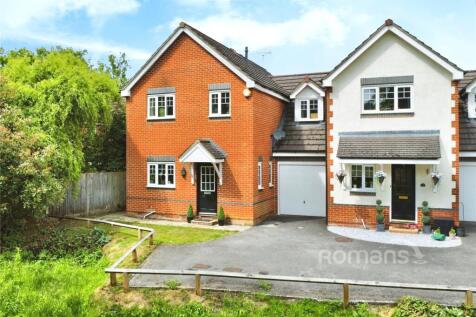 Old Forge End, Sandhurst, Berkshire 4 bed link detached house for sale