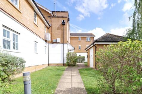 1 bedroom ground floor flat for sale