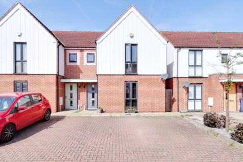 Fairlane Drive, South Ockendon RM15 3 bed semi