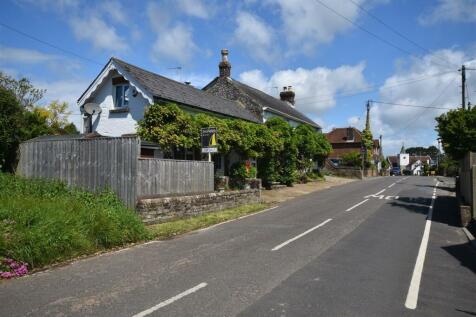 High Street, Newchurch, PO36 0NF 2 bed semi