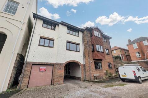 Lind Place, Ryde, PO33 2NT 2 bed apartment for sale