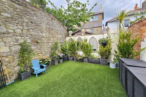 East Street, Ryde, PO33 1JP 2 bed end of terrace house for sale