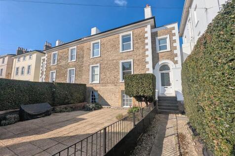 The Strand, Ryde 2 bed apartment for sale