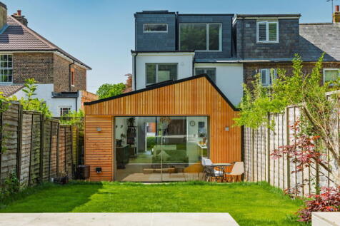 4 bedroom semi-detached house for sale
