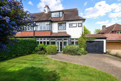 5 bedroom semi-detached house for sale