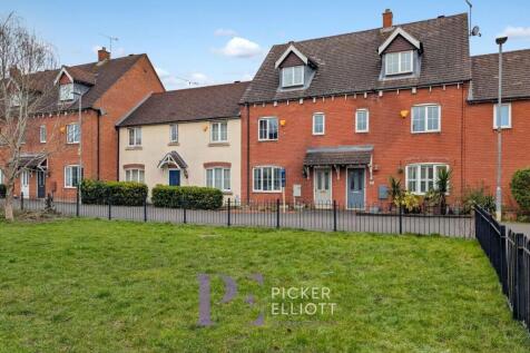 4 bedroom terraced house for sale